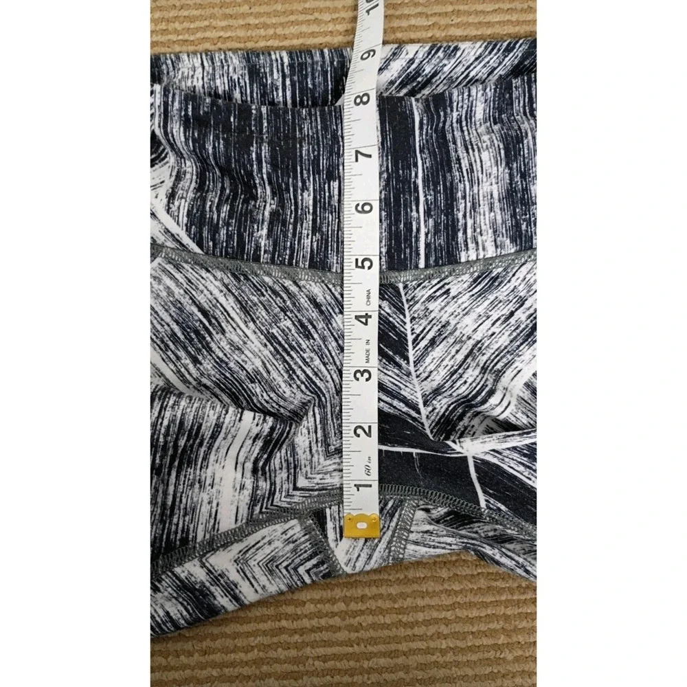 Lululemon Athletica Leggings Heat Wave Women's Black/White size 4 Vintage Canada